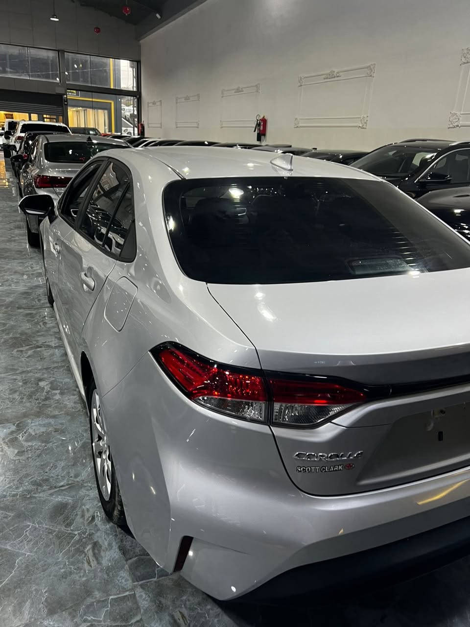 🚗 Toyota Corolla 2024 LE للبيع

رقم شاصی 5YFB4MDE5RP101712
 • الموديل: 2024
 • الفئة: LE
 • المحرك: 2.0 لتر
 • ناقل الحركة: أوتوماتيك (CVT)
 • الوقود: بنزين
 • الدفع: أمامي

⚙️ المواصفات:
 • شاشة + Apple CarPlay و Android Auto
 • كاميرا خلفية
 • حساسات
 • نظام أمان (Lane Assist + Radar)
 • ليدات أمامية
 • اقتصادية جداً بالوقود

📌 الملاحظات:
 • السيارة بها باب خلفي جهة السائق + ربح الجاملخ  خلفي جهة السائق صبغ فقط
 • بدون دواخل
 • ارباكات سليمة

📍 معلومات إضافية:
 • السيارة دخول جديد
 • رقم كاتي دهوك
 • تگدر تترقم إقليم كردستان

📞 للتواصل:
 • ***********
 • واتساب موجود
