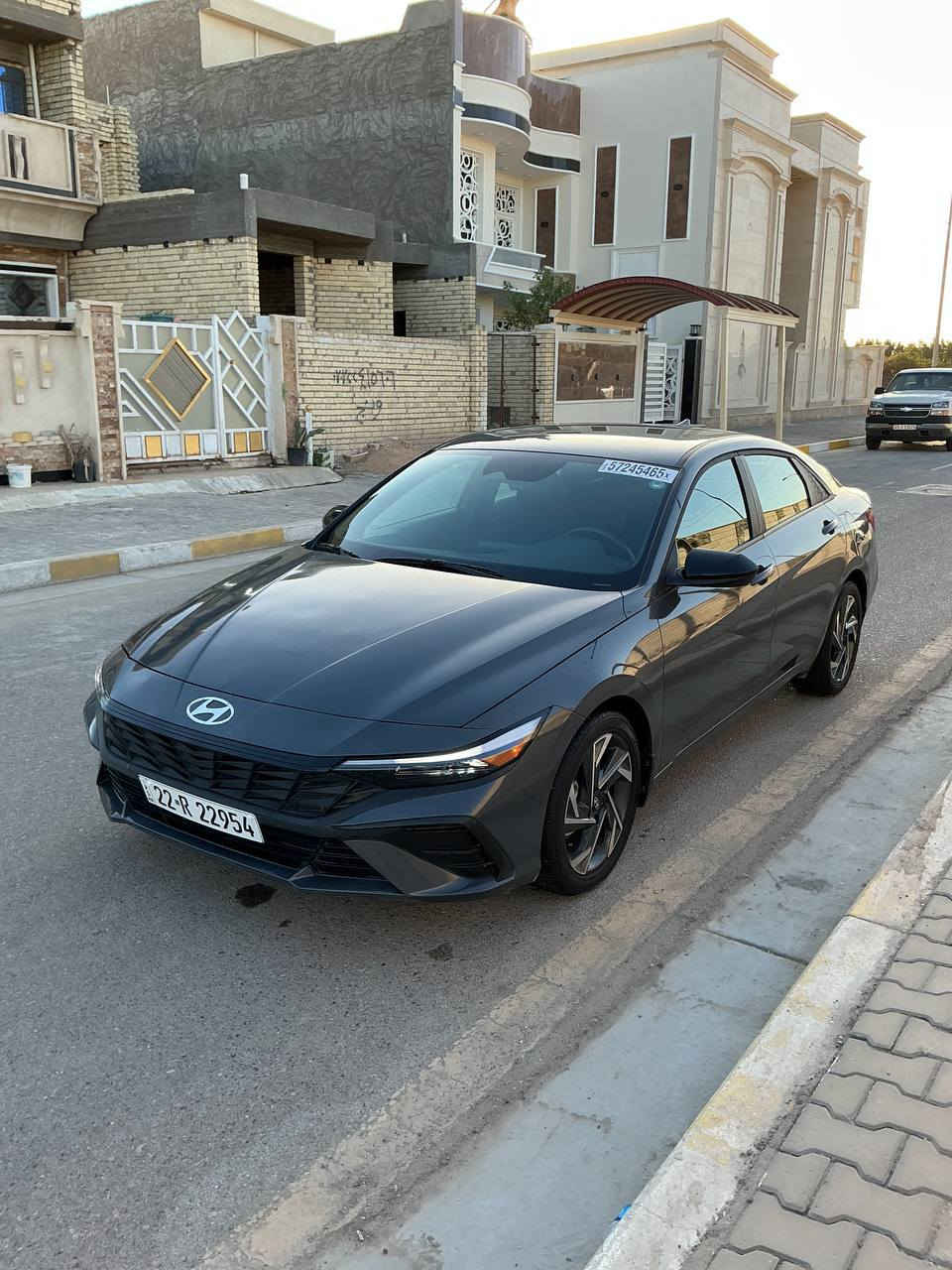 السلام عليكم
هونداي النترا للبيع موديل 2025 رقم اربيل الجديد 
لون اسمنتي  دخول جديد  الحادث صبغ بنيد نفسه مصلح  بدون دواخل بدون ارباك
المواصفات 
بصمه + بصمه ابواب 
تشغيل عن بعد + داخل اسود بلاك 
شاشه الكتروني 
لد نهاري + لايت زنون 
فول تحكم استيرن
ثلاث انظمه قياده
السياره ماشيه 8 الف فقط السياره زيرو
رادار امامي مع رادار جانبي 
ويل كب توقف ذاتي عنده الاقتراب 
محرك 2000 دوش بانزين فقط
وباقي المواصفات المعروفه 
مكان السياره بغداد 
الهاتف ***********/***********
