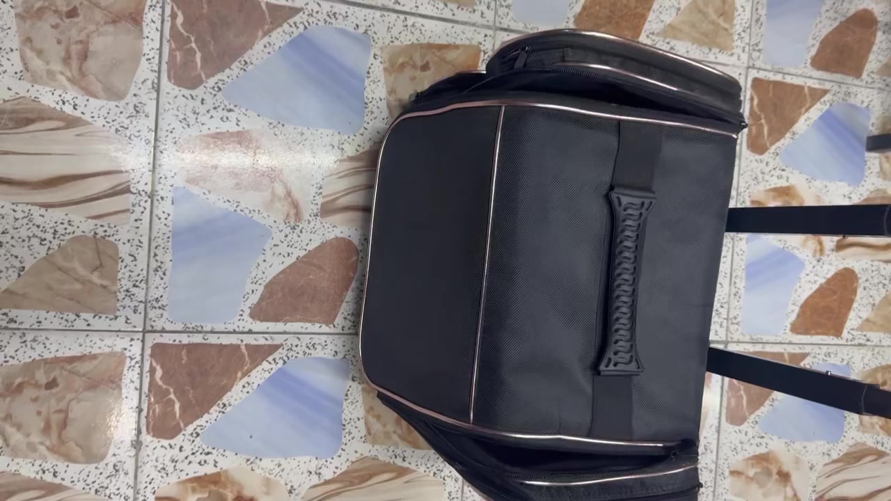 جنطه بهال شكل هيه او ملحقاتها كامله مال ماكيرات سعر خاص
***********
