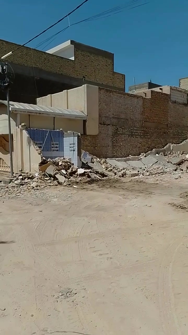 السلام عليكم نعمل بالتفليش البيوت القديمه والترميم وقص الرباطات والتفليش الارضيه ***********
