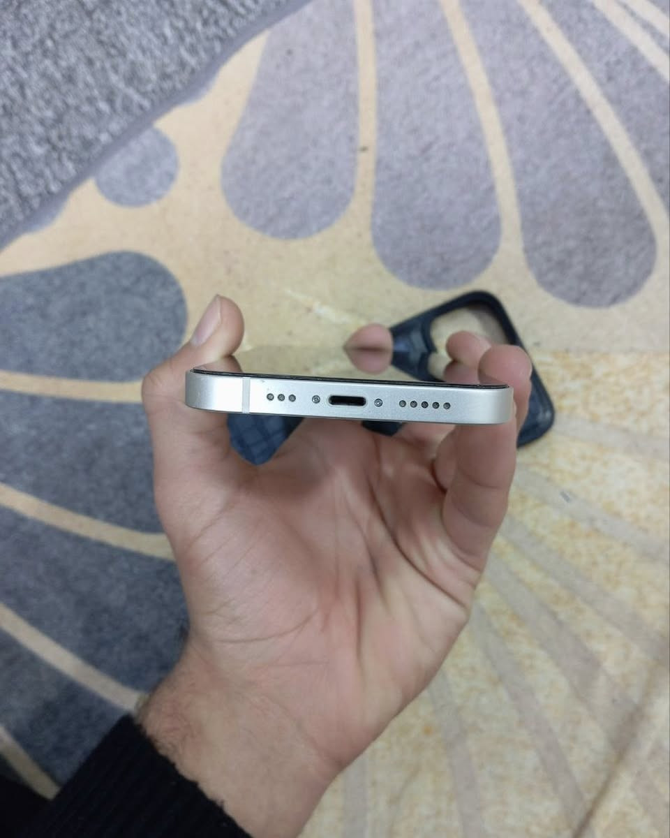 سلام عليكم
جهاز ايفون 13 عادي 
مبدل بي شاشه 
بطاريه 73 
ذاكره 128
جهاز نضيف من كلشي 
ادفع سعرك


**إذا كنت صاحب هذا الإعلان وتريد حذفه لأي سبب، رجاءا أرسل رسالة إلى الدعم الفني**