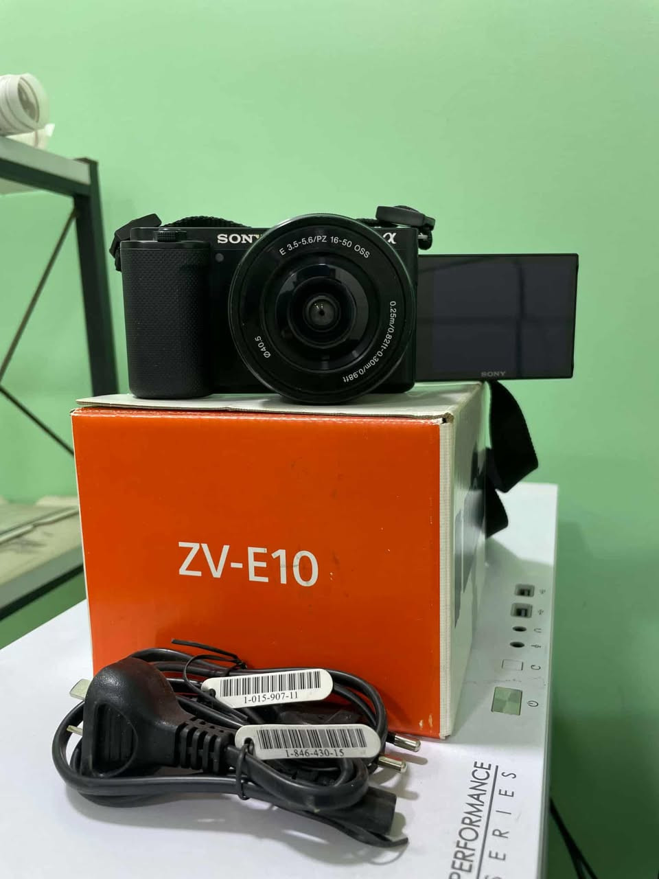 للبيع كامرا سوني zv10
مستخدم قليل معروفه موصفاتها 
مع بطاريتين سعر 700 الف


**إذا كنت صاحب هذا الإعلان وتريد حذفه لأي سبب، رجاءا أرسل رسالة إلى الدعم الفني**