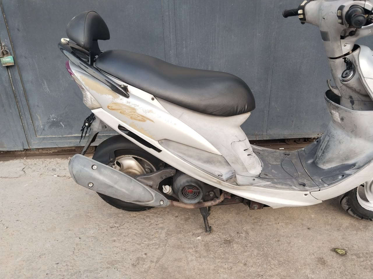 سلام عليكم
ماكس منغولي الدراجه جديده كلشي بيها بلادي بس كابريتر تجاري كهربائية شغاله كلها 
*********** واتساب بس 
السعر 725 وبيها مجال قليل مكان بغداد
