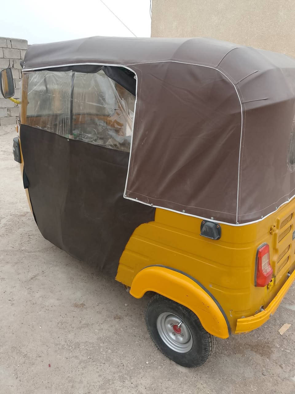 تكتك للبيع موديل 18 محرك عشرين ما بيه تنقيص جادر جديد تخم تاير كله بلادي محرك ما  اينقص عنوان كوت واسط بالاحرار هذا رقمي *********** سعر 4ملايين اوبيه مجال أوراق المصطفى
