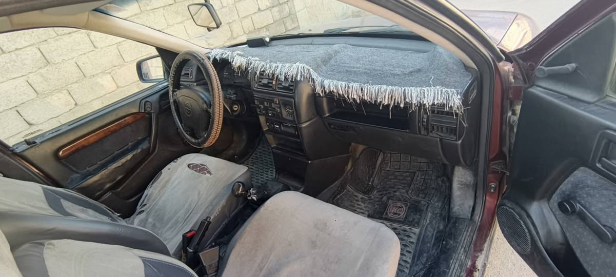 السلام عليكم اوبل فكترا كير عادي موديل ١٩٩٣ السنويه باسمي مشروع وطني رقم بغداد صالحة لغاية ٢٠٢٩   المحرك  بشرط   ومع دفتر بنزين  كركوك السعر ٣٥ ورقة وبيها مجال وهذا رقمي ***********
