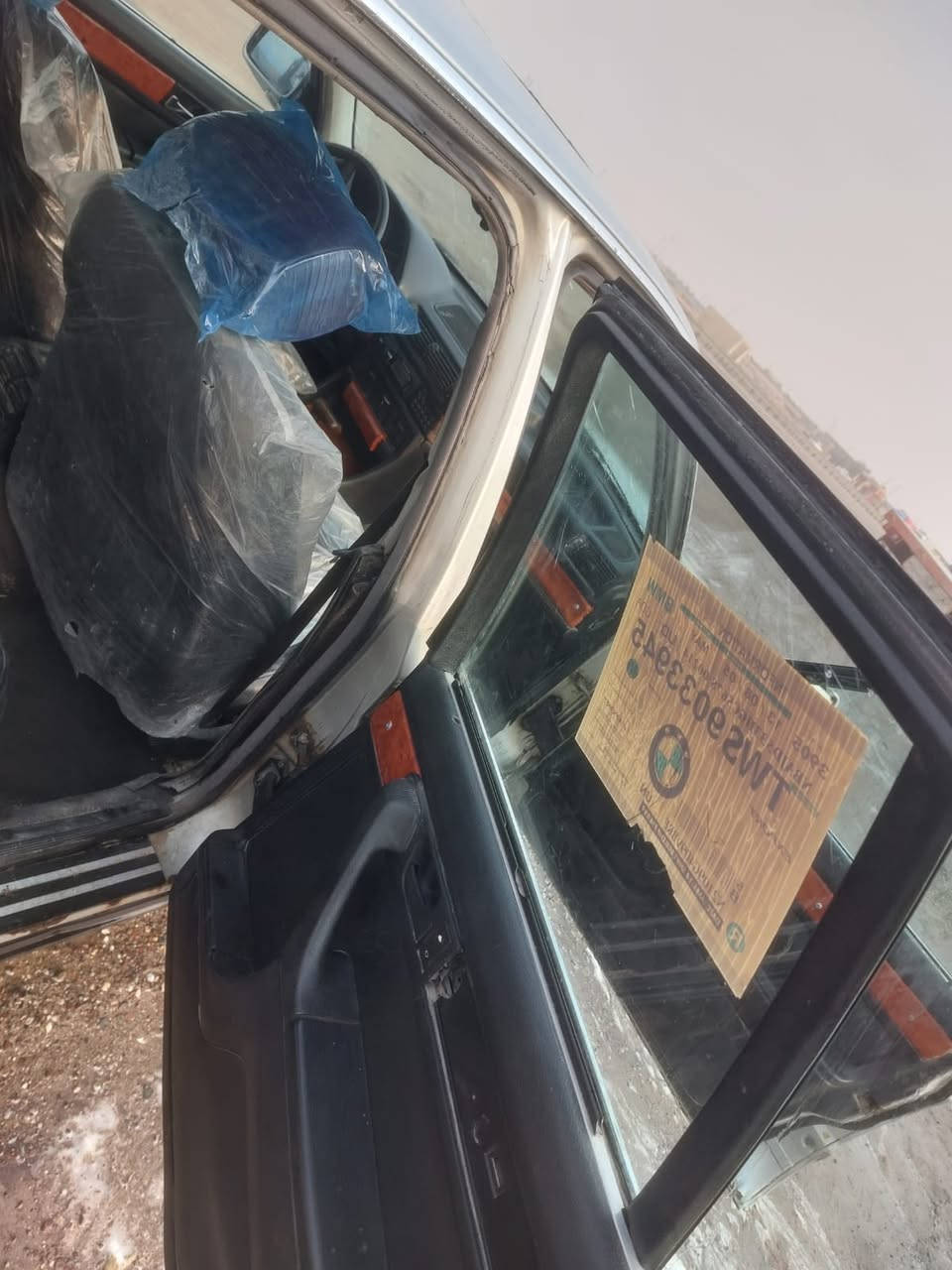 السلام عليكم خوان بي ام ٧٣٥ للبيع رقم بصره ألماني  موديل ٩٢مكانها بصره مكفوله من الصبغ والضربه كير محرك اكسل بالكارتون حداده كلش حلوه غرفه جديده سياره بلاد عظمتها تخبل لايت زنون كهربائياتهاكلها شغاله دعاميه كدام مابيها وسنويتها ضايعه بيها كتاب فقدان كامل حتى من المرور سعر ٢٧ موسعرها بس مستعجل علبيع مداور ثاني يوم 
***********
***********
