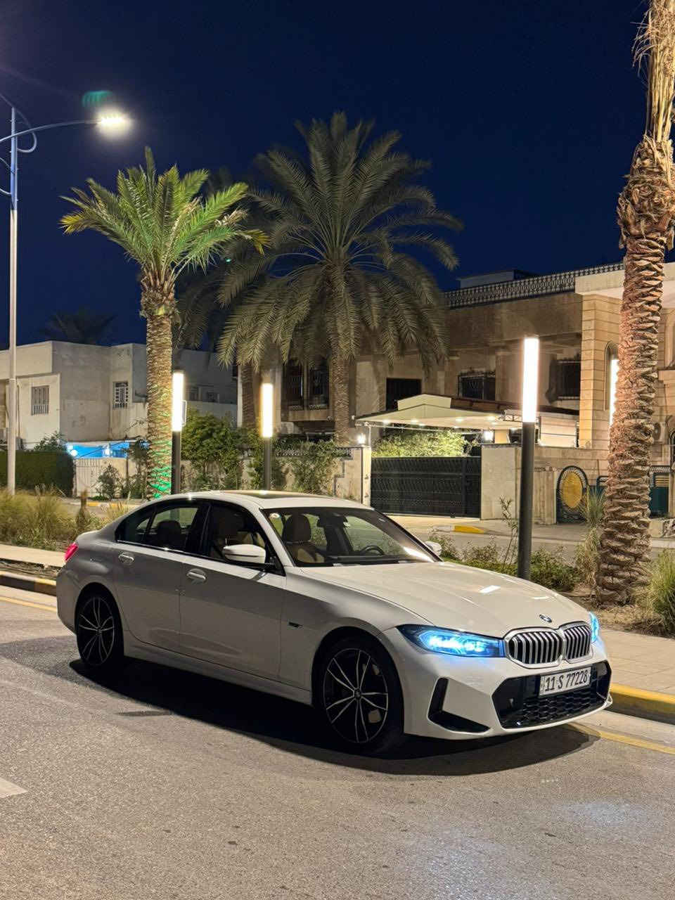 السلام عليكم BMW 330i للبيع موديل 2023.  

محرك 4 سلندر 2000 توين بور تيربو صاروخ 🚀 

وارد امريكي ممشى السيارة 25,000 ميل 

لون ابيض دواخل لون عسلي رقم بغداد  

السيارة 1/1 فول مواصفات 

ويل 19 و تخم تايرات جديدة 

السيارة حادث امريكا فقط خشم البنيد وهنا بغداد شبر بالباب صبغ 

كلشي مابيها صفر مسج  نضيفة من كل نواحي 

نقطة مصرف ماتحتاج تحويل مباشر

المواصفات :

رادار امامي 

تحذير رادار من الاصطدام الأمامي 
 
تحديد المسار وتحذير بالنقاط العمياء بالمرايات

رادار تحذير وكشف المشاة اذا قربت تصدم

 حساسة 360 درجة امامي وخلفي كامرة خلفيه

فتحة سقف ونظام دخول ذكي وترحيب وبصمة
     
شاشة تدعم نظام  Apple CarPlay /Android

كشنات كهربائية و نضام تدفئة 

تدفئة ستيرن و شاشة وعداد الكترواني بالكامل

قطعتين تبريد امامية وخلفية منفصلة

نظام اوتو هولد وهاند بريك كهربائي وشفتات

صندوق كهرباء 

منافذ شحن USP امامي وخلفي 

شباك امامي كهربائي ينفتح وينسد حسب الحاجة

وباقي مواصفات هواي معروفة بال BMW

سعر السيارة : 31,500 الف دولار بيها مجال بسيط

للتواصل : ***********
