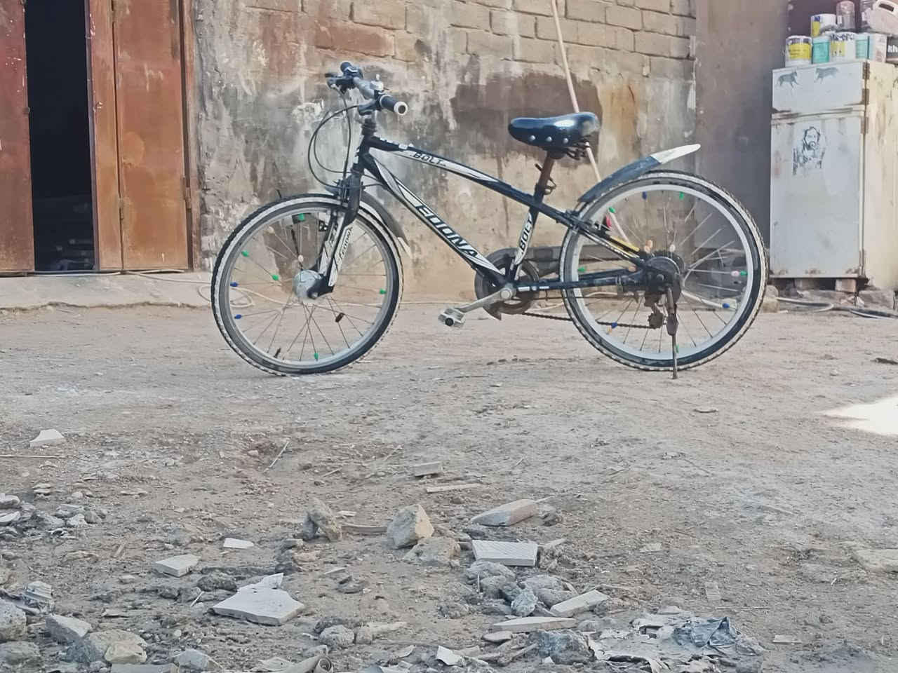 سلام عليكم باسكل جبلي ياباني جبلي راقي رياضي مابي اي عطل حجم 22 سعر90عنوانب بصره قضاء المدينه الچنانيه للستفسار واتساب***********
