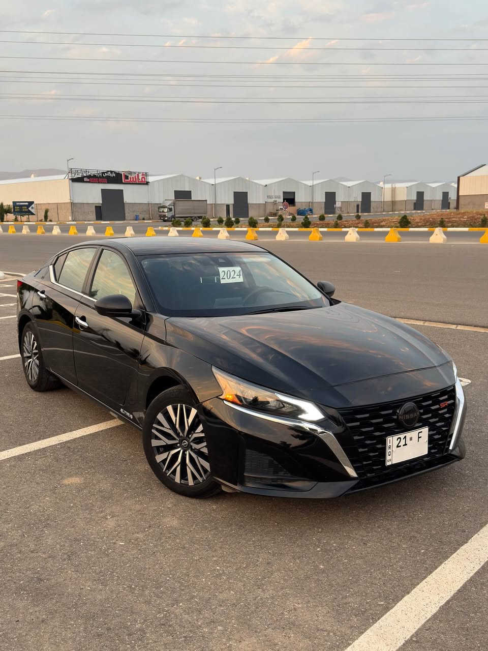 ئەڵتیما 2024 SV
23 هەزار ڕۆشتووە 
مواسەفات SV ڕاداری پشت و پێش و تەنیشت
بەسمە و  شەغال و ویل کرۆم و گێچ گەورە 
سەنەوی و رەقەم تا 2030 تازەیە 
3 پارچەی بۆیاخە و گێڕ و مەکینەی بەشەرت
142$  کەمێک مەجال
سلێمانی / *********** السليمانية, العراق
