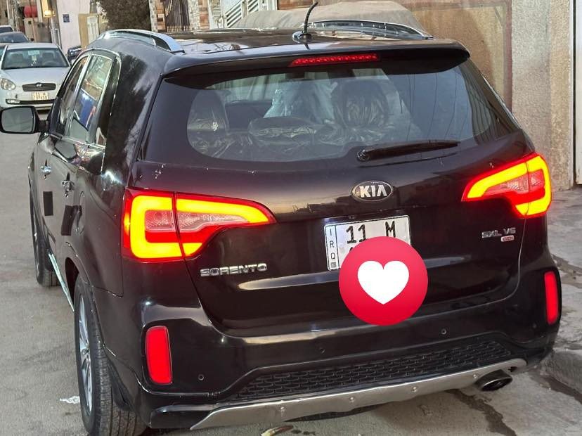 سلا عليكم سورنتو 6 فول 1/1 بسمي مكينه وكير مكفولات بيه تلاث قطع صبغ بدون دواخل عرضه 145. وبيه مجال رقمي 0775 267 7896 عنوان بغداد لامين الثانيه
