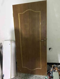باب خشب نظيف للبيع السعر 65 الف قياس 90*203سم  العنوان بغداد - الكرخ -...