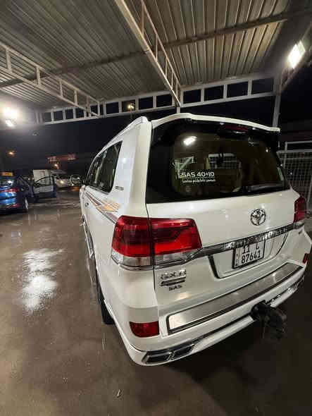 ‏ لاند كروز موديل 2021 ساز
فول مواصفات بالنسبة لل 6 سلندر محرك 4،600  ، ماشية 110,000 ، سيارة مكفوله من الدعامية للدعامية
‏السعر 61,000$ وبها مجال بسيط 
الاتصال على هذا الرقم فقط ***********
أحمد العربي
