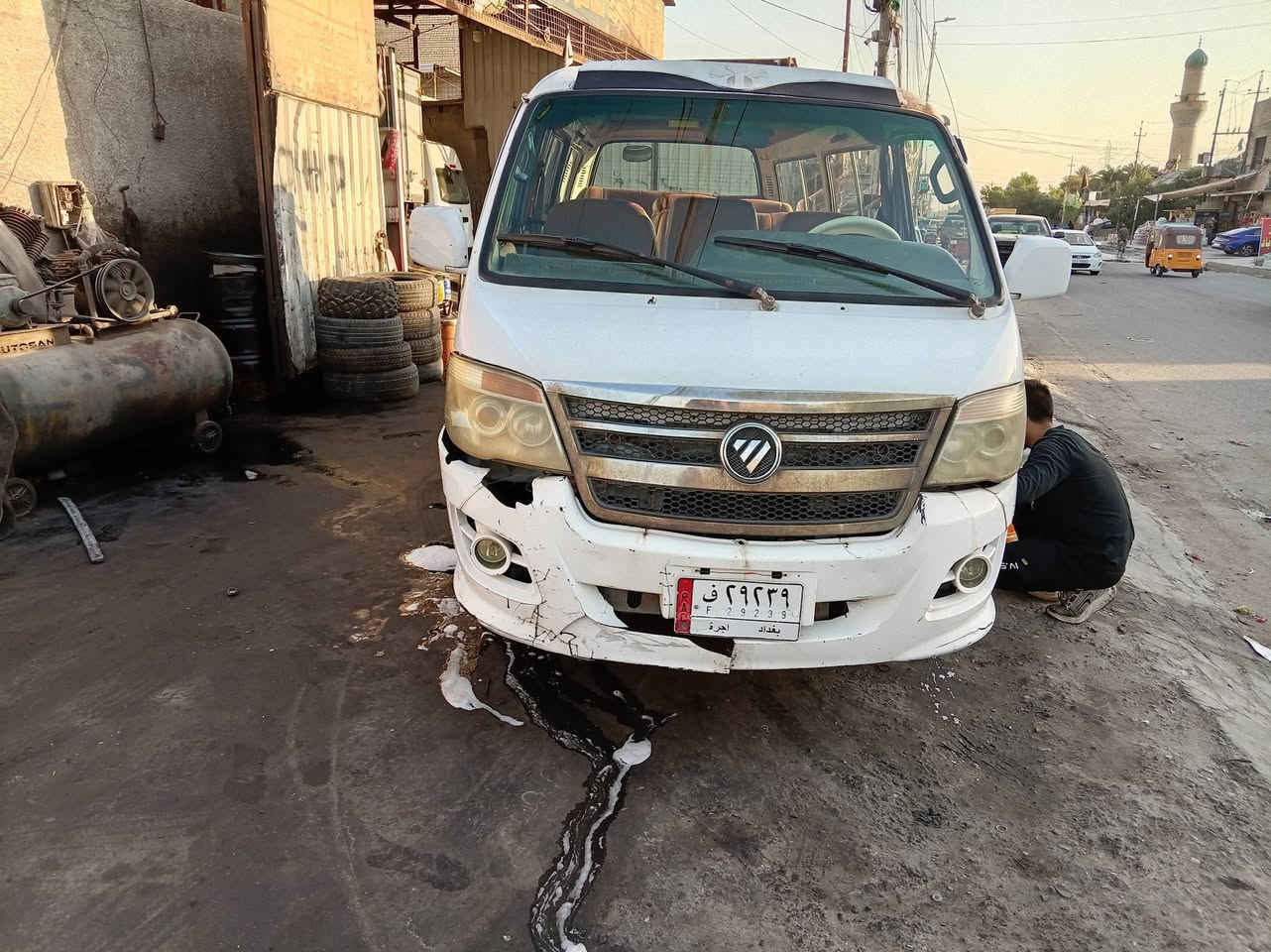 السلام عليكم من رخصة مدير الكروب فتون 9 محرك كير اكسن خير من الله رايدها 27 ورقة ابيع كوم حديد شرط التحويل بسمي السيارة عليها غرامات 850 على المشتري هيئة مصفرة رقم الموبايل *********** مكاني بغداد كفاءات العبيدي
