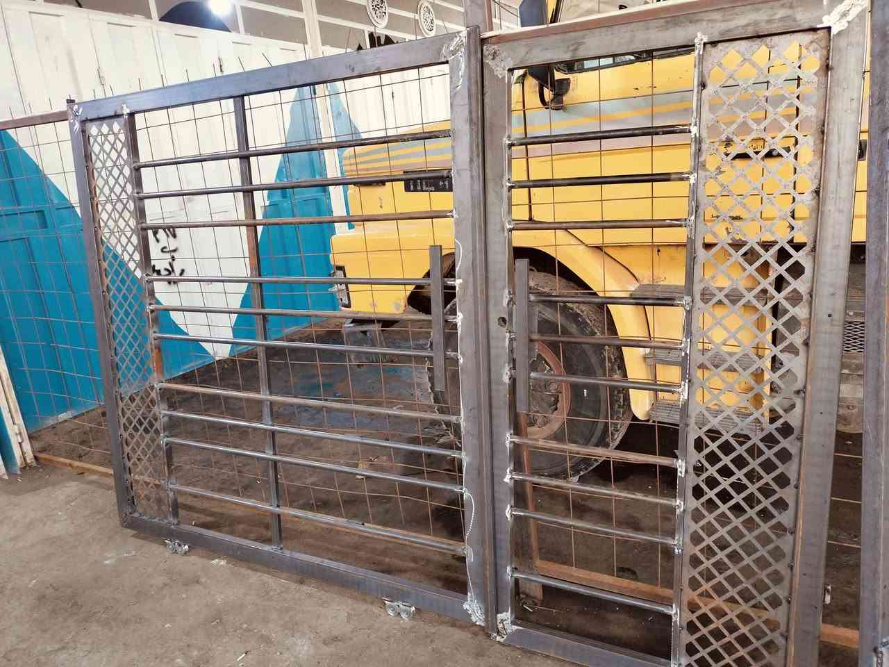 اختار النموذج العجبك وعوف الباقي علينة 🤝🏻⛓️‍💥
وخليك متميز وية حدادة سيف الوائلي 🧍🏻‍♂️

 سوي تاك لكل شخص عندة بناء  🚪

جايك بيدك ☕وجكارتك🚬 واستمتع بل صور 📸

اسعار خاصه لاصحاب البيوت الابنيه الكاملة 🏢

 معمل حدادة سيف الوائلي ابو أيليا 

لعمل كافه اعمال الحداده ابواب ـ شبابيك ـ كتائب ـ ابواب خارجية  - مراجيح 🔳🔨

 العنوان ـ كوت ـ حي الحكيم قرب المجسر 

تخفيضات»»»»

 ﷼» » سعر المتر ملم ونص تركي الشباك 45 الباب 50 

﷼»  » سعر 2 ملم ثقيل تركي  الشباك 60 الباب 65 

الاستفسار مراسله الصفحه او اتصل ع الرقم

 التالي ***********
