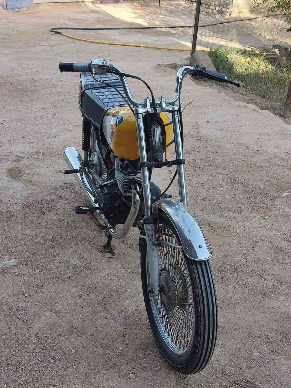 دراجه محرك سي جي بي ضربه جوه بس مامأثره ابد كلك كلك السعر 325 الشراي يراسلني واتساب او يتصل ***********
