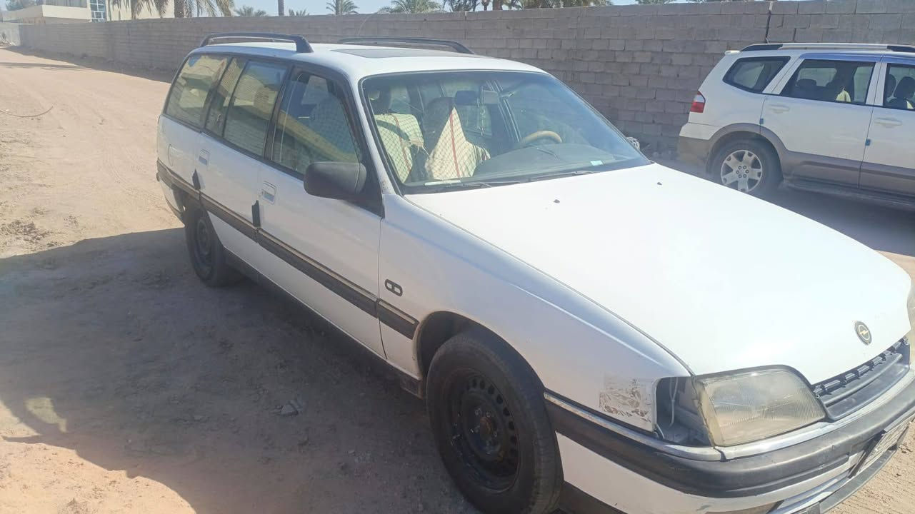 اوبل اوميكا ستيشن ٩٣ موديل
سياره نظيفه مكينه نظيفه  جاهزه كير ومكينه فول  
كير اوتماتيك بلادي  جاك امامي كهربائي فتحه سقف  
ما بيها خياس سياره تخبل سعرها ٣٥ ورقه 
رقم نينوى  مشروع وطني صاحبها بغداد تحويل ثاني يوم كل مشاكل ما بيها  حتى غرامات ما بيها


**إذا كنت صاحب هذا الإعلان وتريد حذفه لأي سبب، رجاءا أرسل رسالة إلى الدعم الفني**