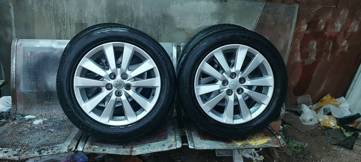 السلام عليكم تخم ويل كب كورلا حجم ١٦ اصلي شركه  وياله لا عواج ولا تصليح ولا الحيم تخم تاير نضيف كلش الربيع او مراوس مكان بغداد ***********
