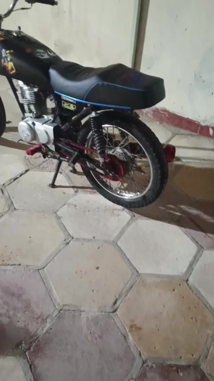 السلام عليكم شباب دراجة نامة للبيع كلك ادوات مفتوحة بستم شاصي مديل 18دراجة شلعة ومعدل السعر 350للستفسار هذا رقمي***********
