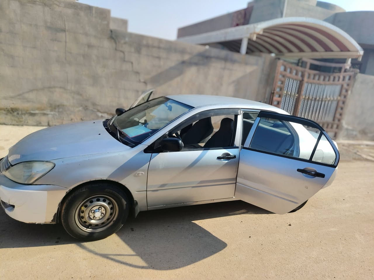 السلام عليكم لانسر2008 صدر تخم تاير كهربائيات كفاله غرفه جديده رقم بغداد سنويه مو نافذ سعر ٦٨ وبيها مجال ***********
