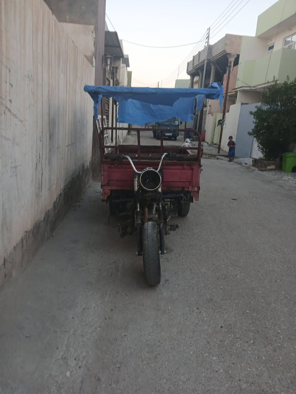 ستوتة للبيع سعره ٣٥٠ وبيها مجال للتواصل على الرقم ***********
