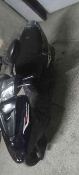 للبيع بريز بغبغأ سعرها 550 شغاله نكره سلف كلها شغاله بس بيها خربطه بل مشي مراتي تجي ومرات تروح مكان بغداد بلديات ***********
