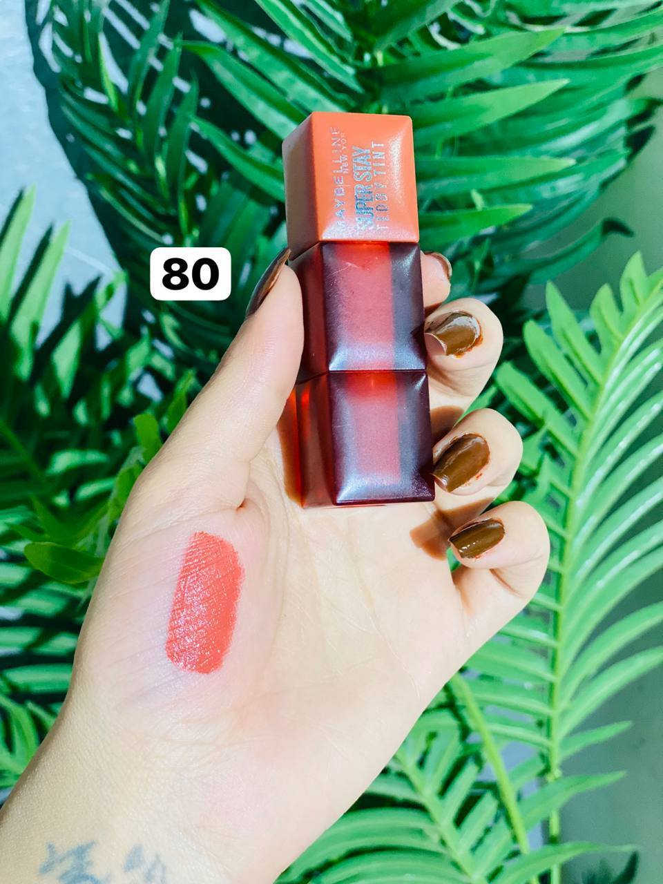 ✨ دلال وجمال مع Maybelline Super Stay Teddy Tint! ✨
لأن شفايفك تستحق الأفضل، جئنا لكِ بمجموعة تيدي تينت من ميبيلين نيويورك (Maybelline New York)، التي تجمع بين الملمس الناعم المخملي والثبات الذي يدوم طويلاً. 💄🧸
تألقي بإطلالة "تيدي" الدافئة واختاري الدرجة التي تعكس شخصيتك من بين هذه 
التدرجات الرائعة:

🎨 تدرجات الألوان المتوفرة:
• درجة 15: وردي ناعم وهادئ لإطلالة يومية رقيقة. 🌸
• درجة 25: وردي حيوي يضيف لمسة من البهجة. ✨
• درجة 30: أحمر كلاسيكي جريء لإطلالة واثقة. ❤️
• درجة 35: وردي دافئ يمنحكِ مظهراً طبيعياً وجذاباً. 🎀
• درجة 55: فوشيا مشرق لإطلالة عصرية ومميزة. 💖
• درجة 60: أحمر توتي عميق لإطلالة سهرة ساحرة. 🍇
• درجة 65: درجة مميزة تجمع بين الهدوء والأناقة (تُكمل مجموعة التيدي تينت الرائعة). 🌟
• درجة 70: برتقالي مشرق يضفي إضاءة فورية لوجهك. 🍊
• درجة 75: مرجاني دافئ يناسب جميع ألوان البشرة. 🍂
• درجة 80: نود دافئ بلمسة خريفية راقية. ☕


**إذا كنت صاحب هذا الإعلان وتريد حذفه لأي سبب، رجاءا أرسل رسالة إلى الدعم الفني**