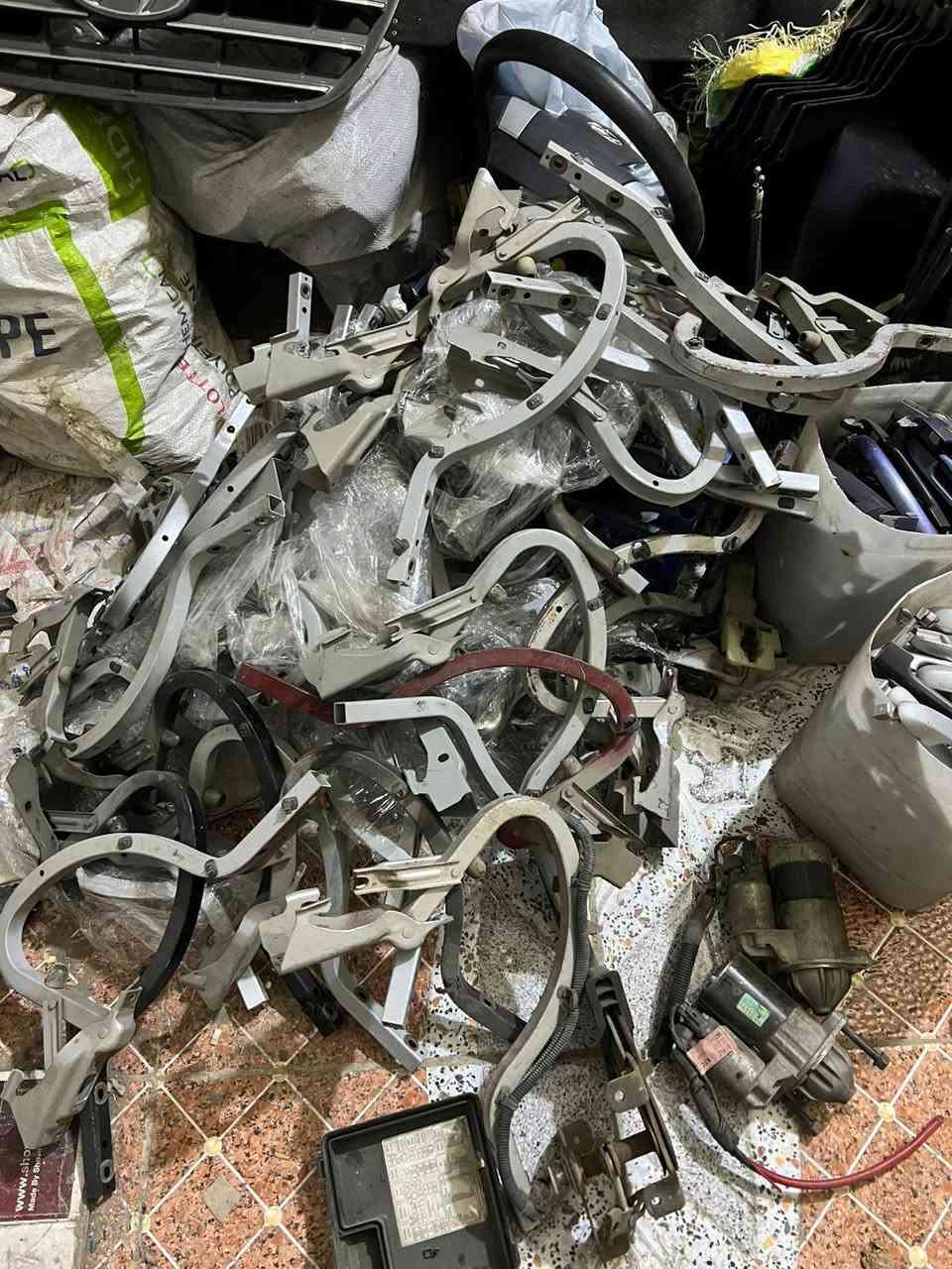 غراض النتره مقدس تفصيخ حاوية بغداد طالبيه يم علوه زويني موجود توصيل 6الف كل محافظات وبغداد 5 ***********       ***********
