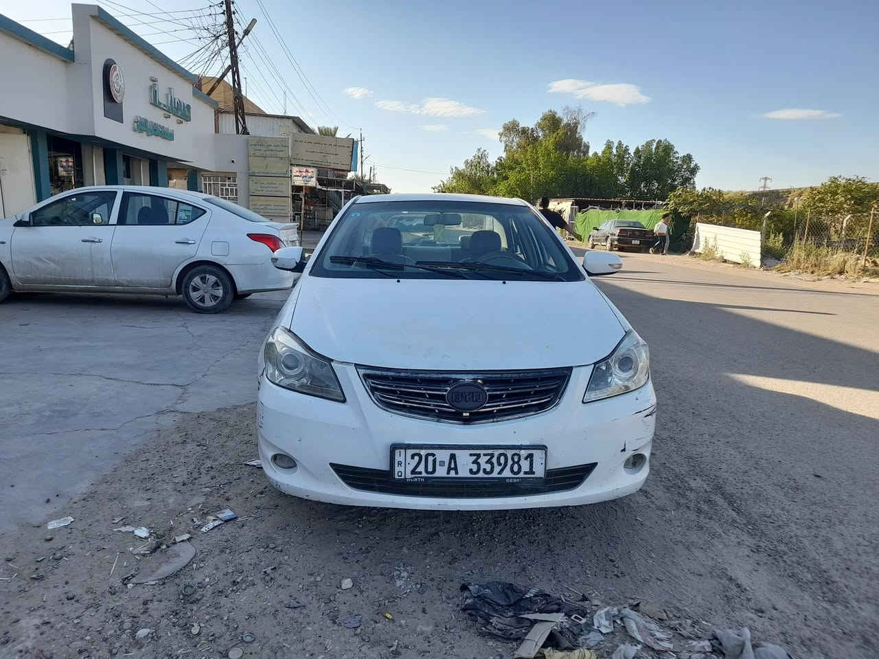 السلام عليكم سيارة بي واي دي جي ٣ كير ومحرك جدد حاويه صدرها جيد ماعدا درايف شفت ايمن سيارة باسمي رقم انكليزي من بدلت المحرك الغاز مال التبريد طلع يعني بس يرادلها غاز تبريدها ثلج بيها طخة بالجاملغ والباب الايسر خفيفة عالبارد سعرها ٤٨ بيها مجال بسيط للشراي مكاني بغداد التاجي حي الحسن العسكري رقم الموبايل ***********
