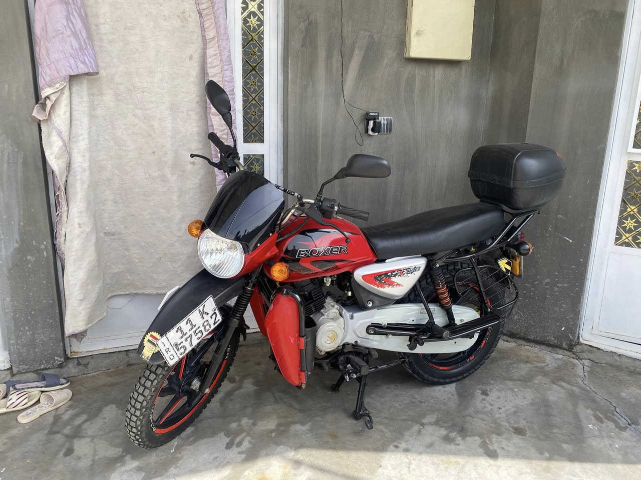 بوكسر موديل 21 رقم بغداد انكليزي بأسمي تجفيت شركة مكان بغداد تقاطع نهروان *********** السعر 1800  وبيها مجال دشبول ميشتغل
