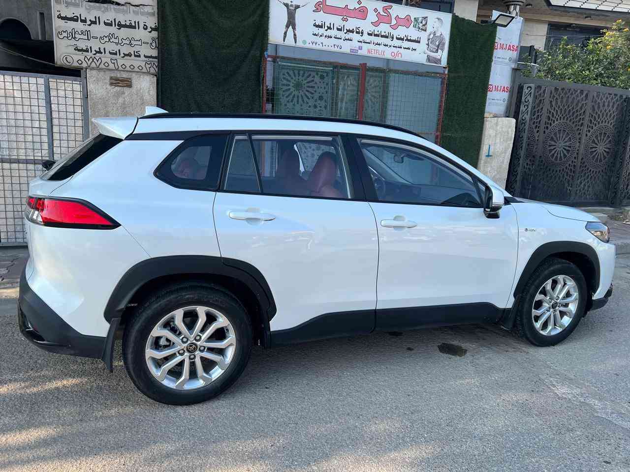 السلام عليكم 
فروت لاندر 2024
فول مواصفات HEV 
فتحة بصمة شاشة كاميرا
ماشية 8 الاف قابل للزيادة
وباقي المواصفات المعرفة
بدون حادث استلام زيرو على ايدي
السعر 25 مليون ونص 
بغداد حي اور
***********
