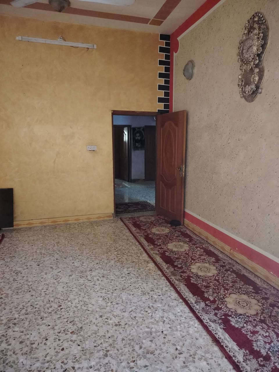 بيت للبيع مطلوب مبادره
المساحة: 220 متر 
📍 الموقع
 العنوان: الديوانية، حي الزهراء قرب المستوصف
 (طابقين) 
🏠 يتكون من  
 استقبال
 صالة جلوس عائلية عدد 2.
 مطبخ .
 اربع غرف نوم.
 مجمع صحي.داخلي وخارجي

السعر الكلي 160مليون مطلوب مبادره 80مليون

📞 للاستفسار 
أو الاتصال على الرقم: ‏
‪***********‬‏،،، ***********

