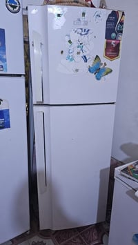 ثلاجه • حجم كبير • جديده