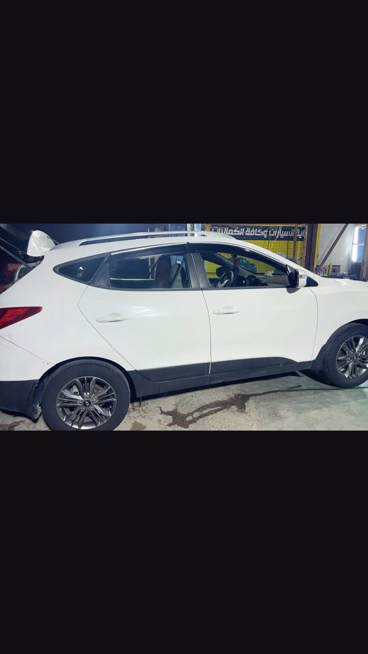 السلام عليكم 

توكسان ٢٠١٦ خليجي  للبيع السونار داخل المنشور 

سيارة عائلية وعملية واقتصادية مال بيت  كير مكينة وكل شي كفاله بيها طخات بسيطة كلش مكينة ٢٠٠٠ دوش ماشية ١٦٨ شاشة فتحة سقف (بانوراما) إشاره بالمري تخم تاير جديد سياره كلش نظيف 
المكان بغداد 
السعر ١٧٥ 
للاستفسار ***********
