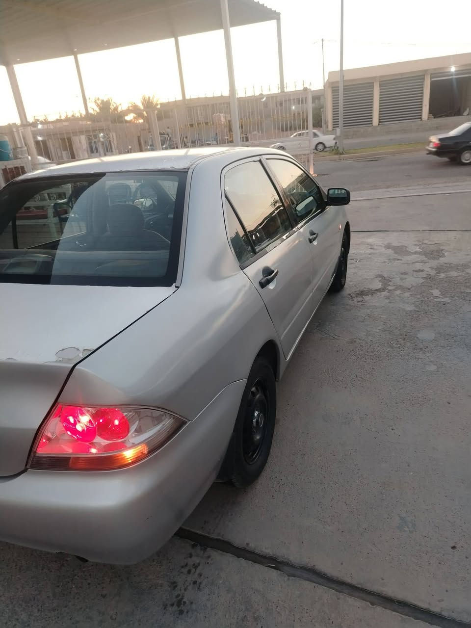 لانسر موديل 2004مصبوغه عام كير محرك كفاله عامه تدفئه تبريد كلها جاهزة كهربائيات لياتات امامي خلفي كلها جاهزة صدر امامي خلفي كلها جاهزة تايرات جديد السعر 65وبيها مجال للاتصال على الرقم التالي ***********/***********
