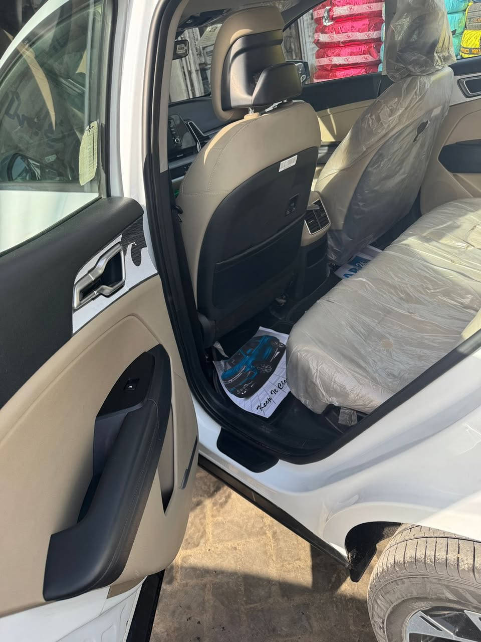 للبيع 2023 خليج 

فول مواصفات عدا تبريد الكشنات 

بانوراما

بيها ضرر جاملغ ايمن صورة الحادث بالمنشور 

مكان السيارة مدينة الصدر الحبيبية قرب ساحة الحمزة

السعر 22.000 $
(220) ورقة 

***********8
متواجد واتساب
