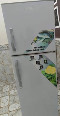 ثلاجات • رصاصية • نظيفة