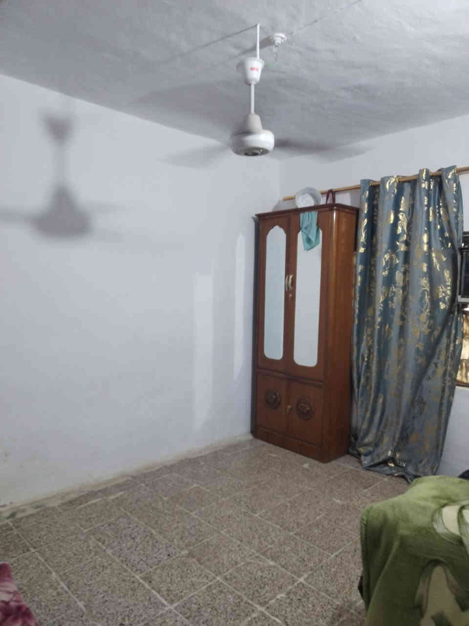 #اللهم_صل_على_محمد_وآل_محمد

بيت طابو صرف فى #منطقه القشله الصوب الصغير طابق ونص المساحه  ١٠٠ متر ركن قرب الشارع العام يتكون البيت من
#الطابق الأول 
غرفتين وصاله ومطبخ واستقبال وصحيات داخليه
الطابق الثاني غرفه
#السعر   ٨٢     مليون قابل للتفاوض
#للاستفسار اكثر مراجعه مكتب الدرر او الاتصال
                    ***********
              *********** #مكتب_الدرر_للعقارات
