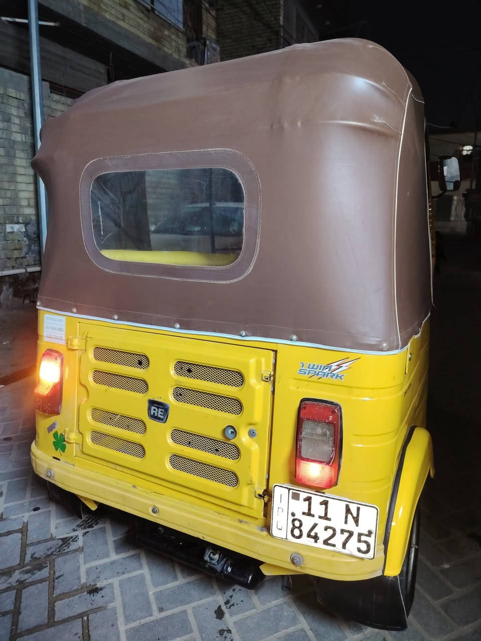 سلام عليكم تكتك موديل 2019 شهر رقم سنويه تحويل كبل مكينه لا تنقيص ولا تبخير السعر 5800 بيها مجال عنوان مدينه صدر قطاع 18 يريدها اتصل ***********
