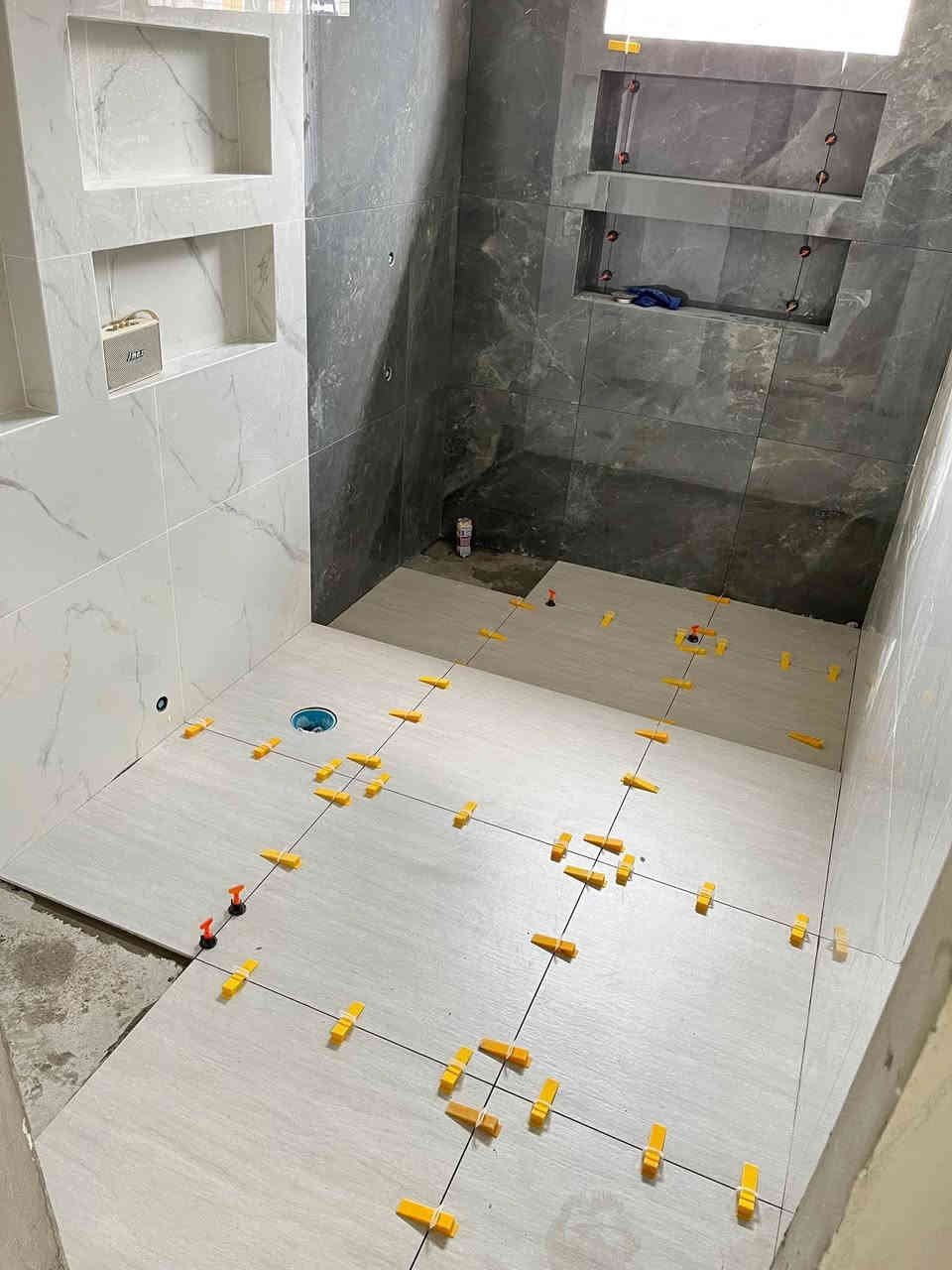 خلفه سيراميك كاشي مرمر بورسلين متفرغ في بغداد شغل درجه اولى بي واتساب او اتصال ***********
