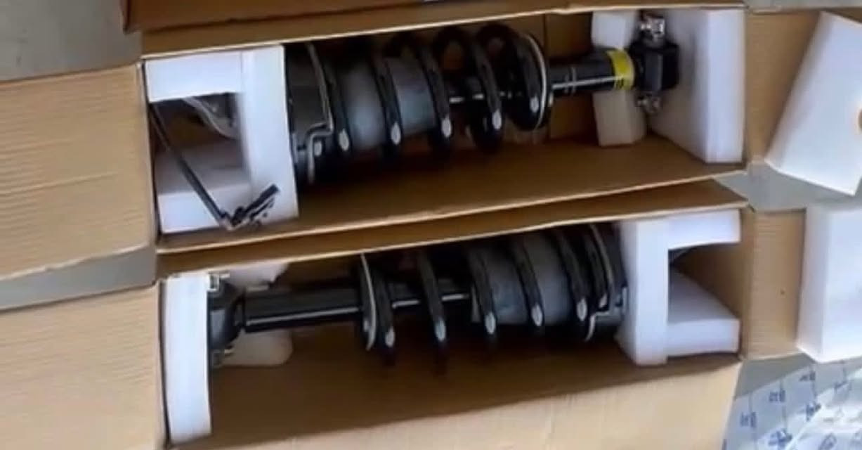 متوفر دبلات أمامية وخلفية لكاديلاك إسكاليد (Cadillac Escalade) موديلات 2015‑2020
تاهو 
يوكن 
سييرا
سلفرادو 
تايون اصلي 🇺🇸✈️💯
للحجز والاستفسار مراسلة الصفحة


**إذا كنت صاحب هذا الإعلان وتريد حذفه لأي سبب، رجاءا أرسل رسالة إلى الدعم الفني**