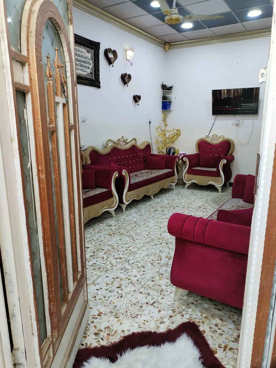 السلام عليكم بيت للبيع طابو ١٠٠ متر طابقين العمارة الجمعيات ***********
