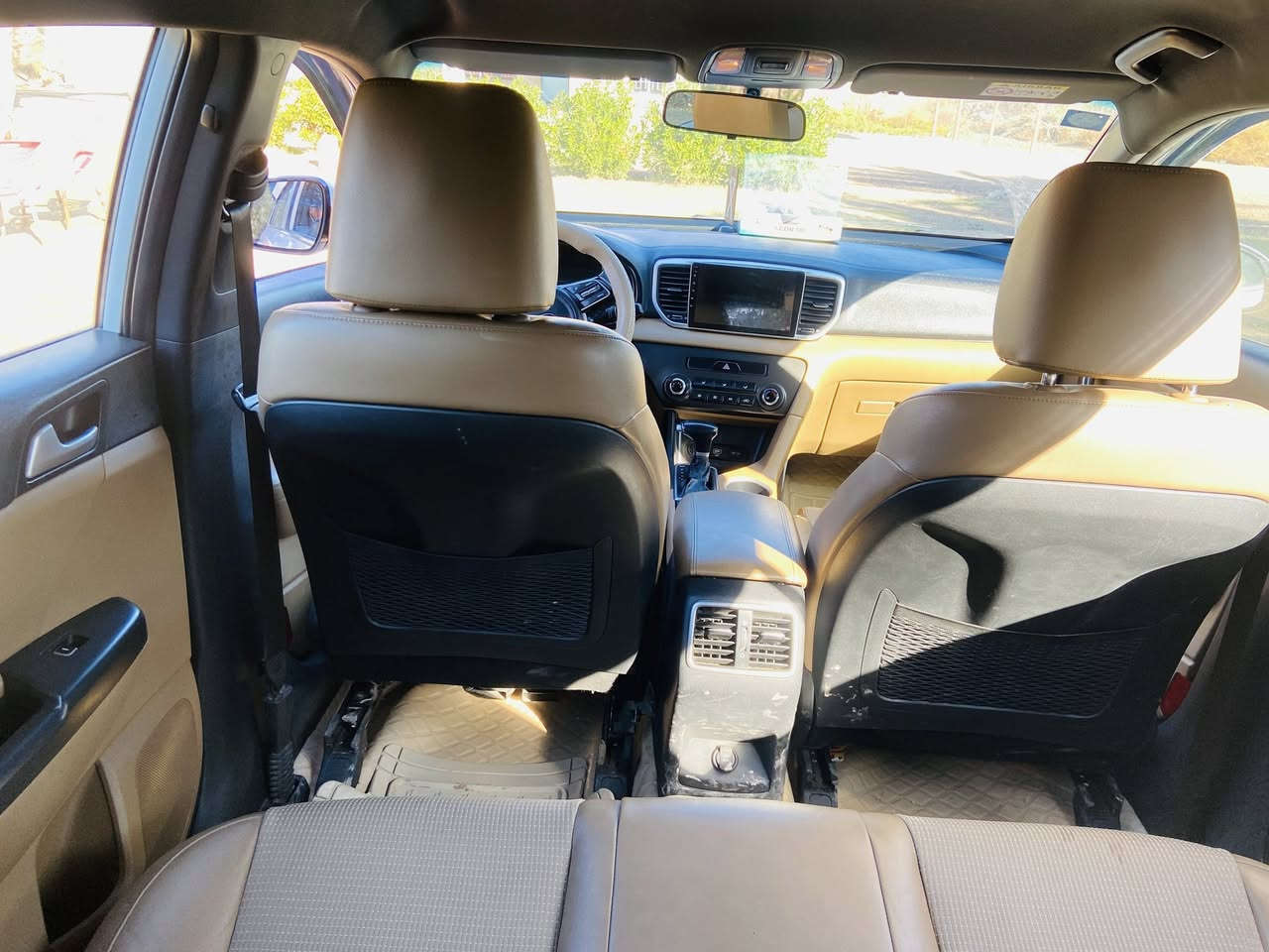 ‏سلام عليكم للبيع سبورتج 2020خليجي مشروع وطني رقم بغداد الجديد باسمي محرك 2000 دوش محرك والكير على الشركةالسيارة بدون صبغ بدون تبديل بيها كارت بسيط الباقي كفالة ماشية 99الف السعر 197وبي مجال لشراي العنوان بغداد المحمودية استفسار☎️***********
