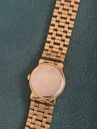 ساعة مطلية بدهب • مستعملة • سعر مناسب