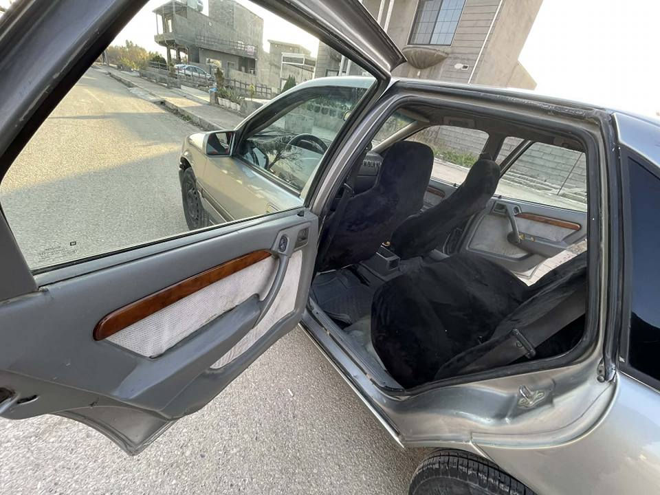 ڤیکترا مۆدێل 1995 مەکینە 20 سەنەوی تا 2027 نوێیە کۆبۆن بەنزینی هەیە بێ دەعمو لێدراو سایارەکە تا بڵێی جوانو بێ مەسرەفە هی ماڵی  خۆمە بەشەرتی گێڕو مەکینەو بەناو کردن  
*********** أربيل, العراق
