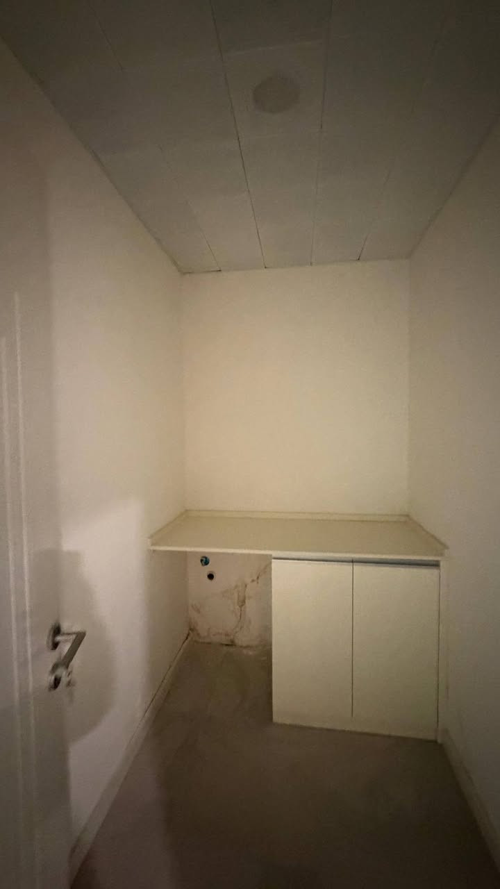 Unfurnished Apartment for rent located in Erbil,
In Empire Square, with an area of 140 SQM
(2+1) two Bedrooms with kitchen 
✅ The price is 600$ per month 

Consists of:
- 1 Living Room
- 2 bedroom 
- 2 bathroom
-  kitchen
-  balcony 
Floor no: 3 with external view
(other offers are available) 
✅ Contact us on WhatsApp or DM:

✅ ***********

#apartment #realestate #erbil #goldenzone #empire #apartmentforrent

