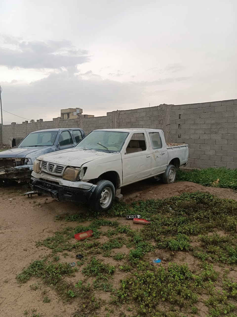 نيسان مزاد 2003 مكان بغداد  السعر 22 اسويلك وكاله ***********
