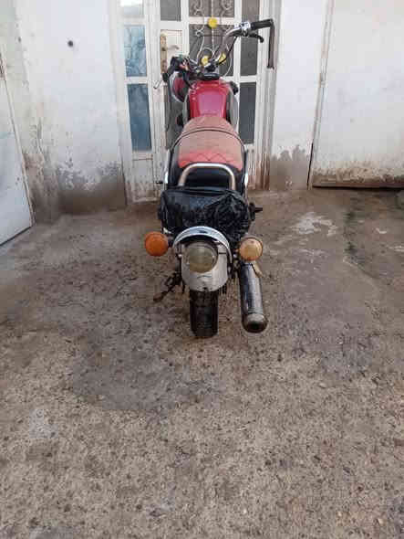 درجة امزت موديل ٨١ رقم وسنويه وبليته وصاحبهه موجود رقم صدامي قديم كلهه شغال مابيهه نقص (سعر ١٧٠٠) وبيهه مجال للبيع أو مراوس مكاني ديالى بعقوبة ***********
