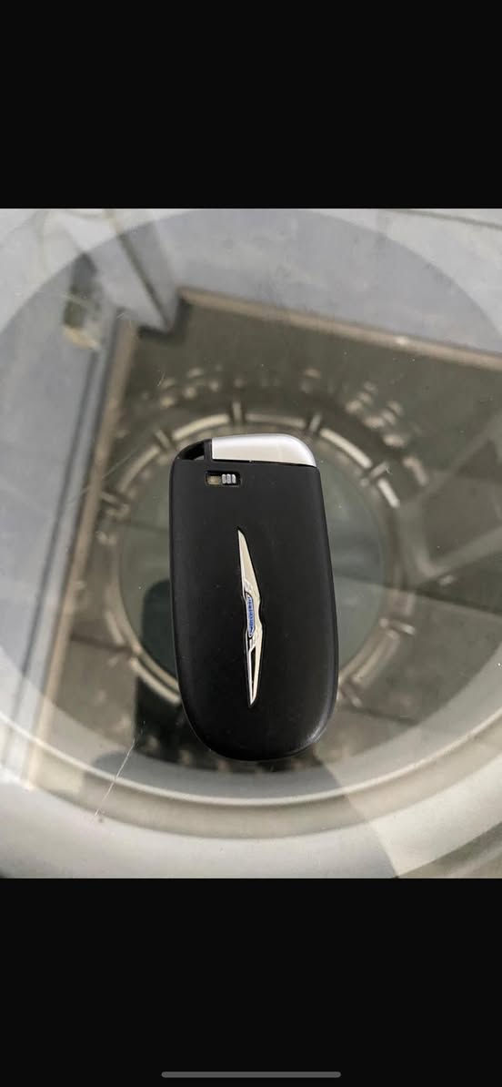 سلام عليكم بصمه اوباما اصليه امريكي تفصيخ تشغل من موديل ١٣ الى ١٧ على الفحص جديده لك ***********
