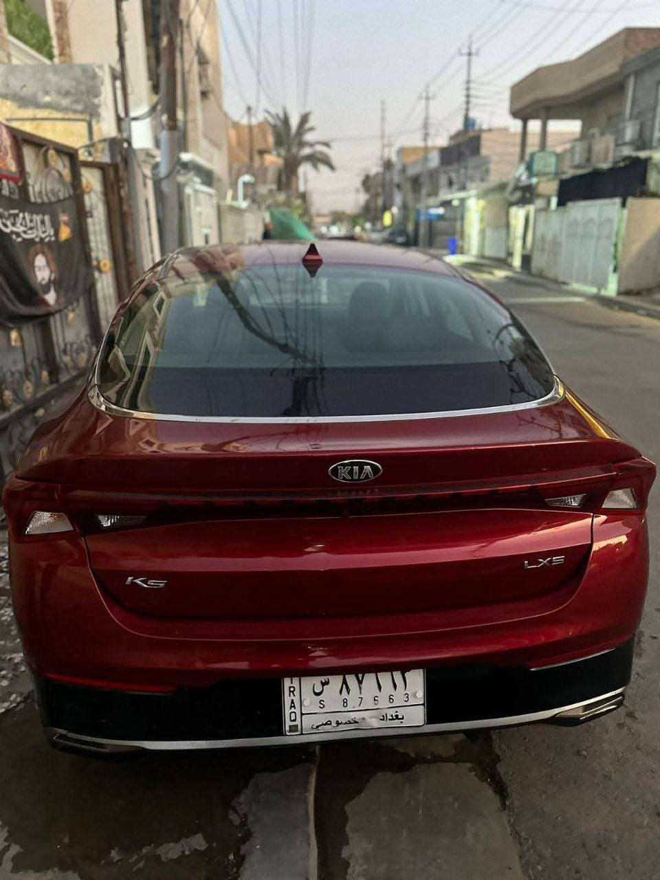 🚗 للبيع — كيا K5 موديل 2021 🚗
السلام عليكم

🔴 اللون: ماروني
🔴 الفئة: LX5
🔴 رقم بغداد — حرة

✨ المواصفات:
• محرك 1.6L تيربو
• ردايتر وكالة بعده
• محرك وكير على وضع الشركة (ممفتوح)

🛡️ أنظمة الأمان:
• 5 رادارات (نظام أمان متكامل)
• تحديد مسار + رجوع تلقائي للمسار
• نظام قيادة شبه ذاتية (LFA)
• مانع اصطدام أمامي وخلفي مع كبح طارئ
• تنبيه النقطة العمياء + حركة المرور الخلفية

📸 التقنيات:
• كاميرا خلفية 
• تشغيل بصمة + تشغيل عن بعد
• شاشة كبيرة تدعم Apple CarPlay و Android Auto
• عدادات ديجيتال

🛋️ الراحة والفخامة:
• كراسي كهرباء (تدفئة + تبريد)
• مقود رياضي D-Cut مع تدفئة
• شاحن وايرلس
• إنارة LED كاملة + أوتو هاي بيم
• لايت 4 عدسات
• مودات قيادة (Sport / Normal / Smart / Custom)

📞 : ***********

