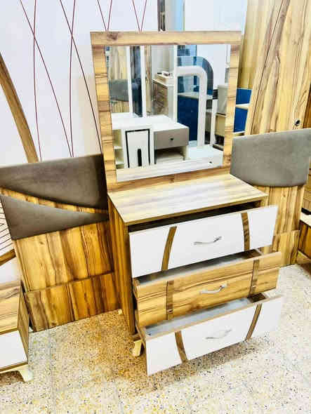 غرفه نوم تركي 🇹🇷🔥
نضافة 90 💯 شبابي 
6 قطع سرير 2 منفصل 
بسعر 475 قفل مع شد ونقل مجاني
***********
